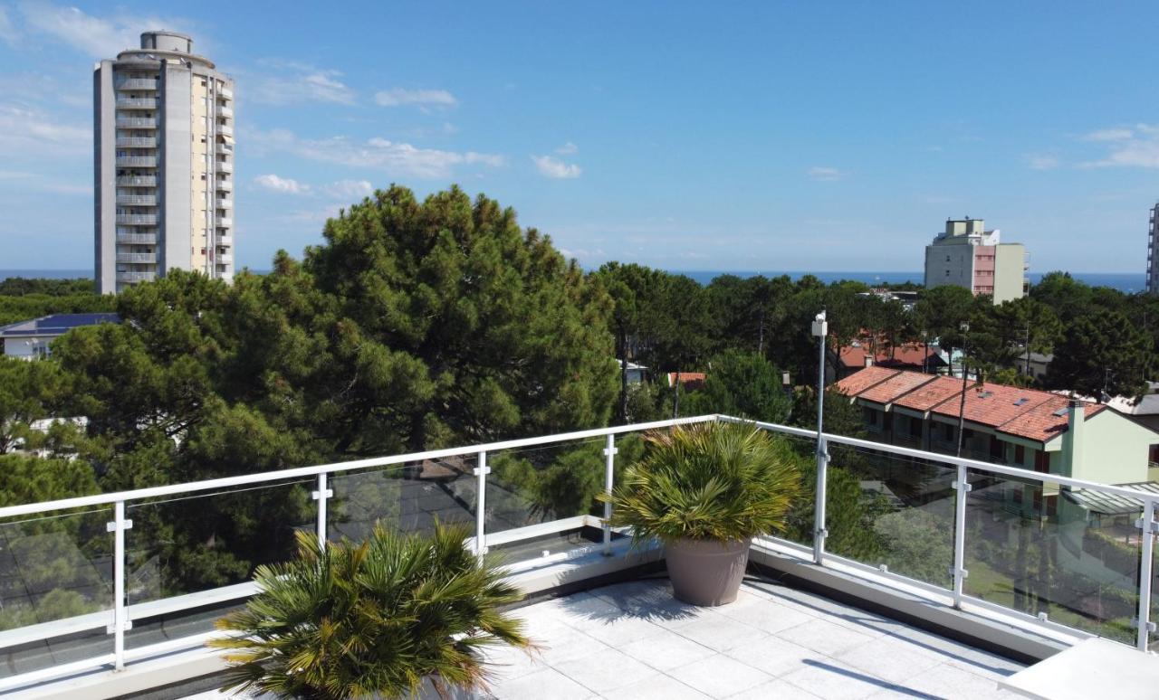 Hotel Meuble Nazionale Lignano Sabbiadoro Exterior foto