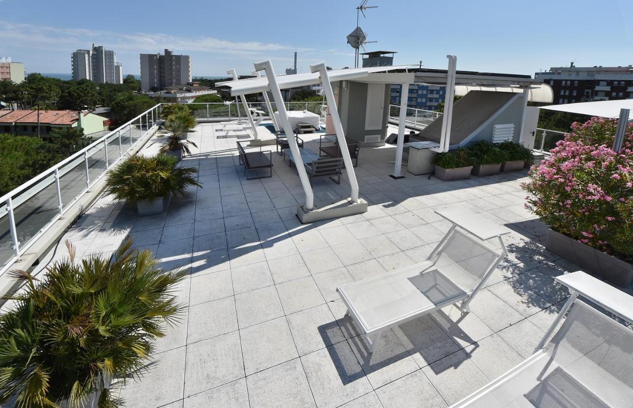 Hotel Meuble Nazionale Lignano Sabbiadoro Exterior foto